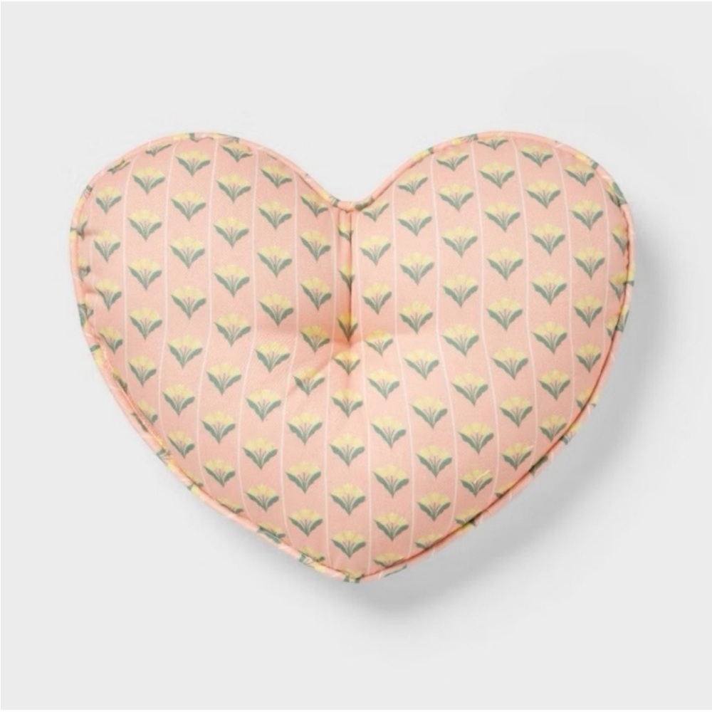 PILLOWFORT NWT heart shape floral print reversible throw pillow